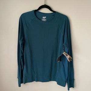 NWT teal blue Athletic long sleeve top. Avia stretchy, new with tags